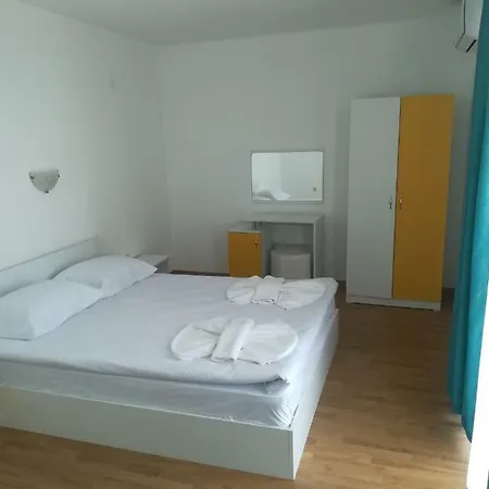 Rutland Aparthotel 3*