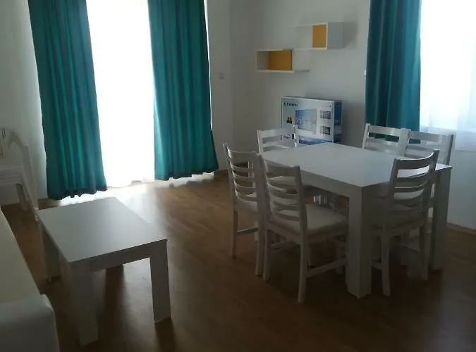 Hotel apartamentowy Rutland Rawda